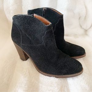 (4 for $20) LUCKY Brand Black Suede Booties Sz 7